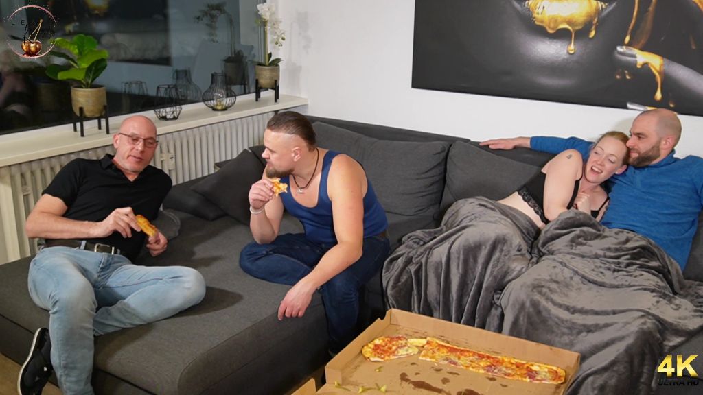 sexy foto nr. 2 von RISKANTER Quicky! Stiefbruder auf Pizzaparty abgeritten!