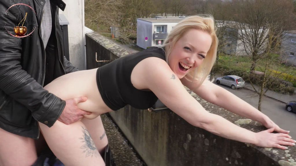 sexy foto nr. 7 von Unverschämten Nachbarsbubi (18) Public abgefickt!