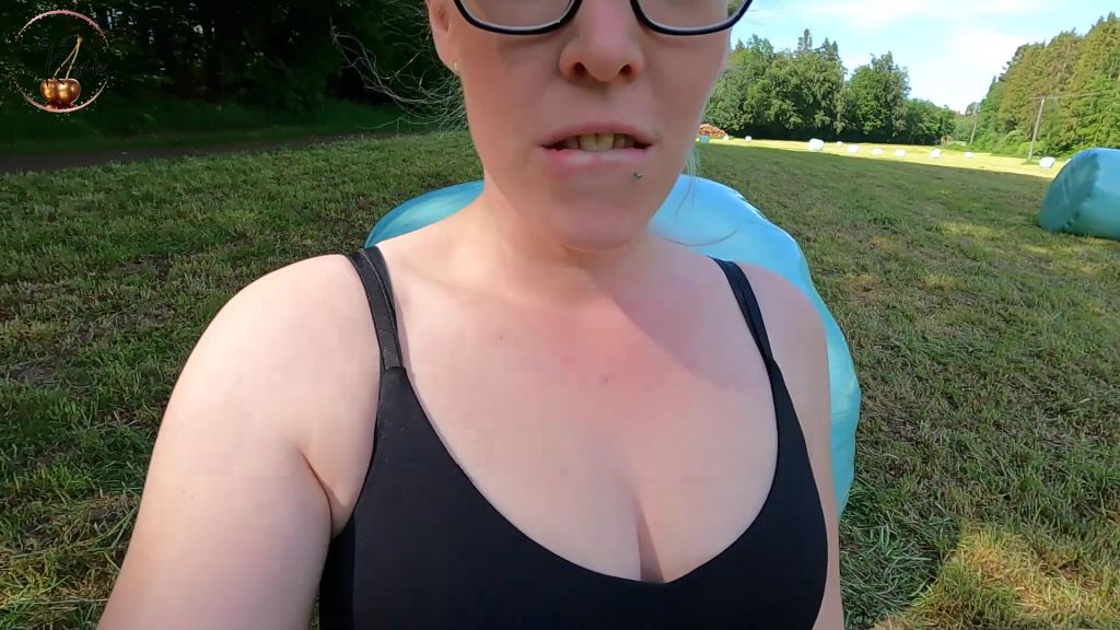 sexy foto nr. 1 von OUTDOOR BLANK-STRAFGEFICKT von Jungbauern! Creampie und Squi