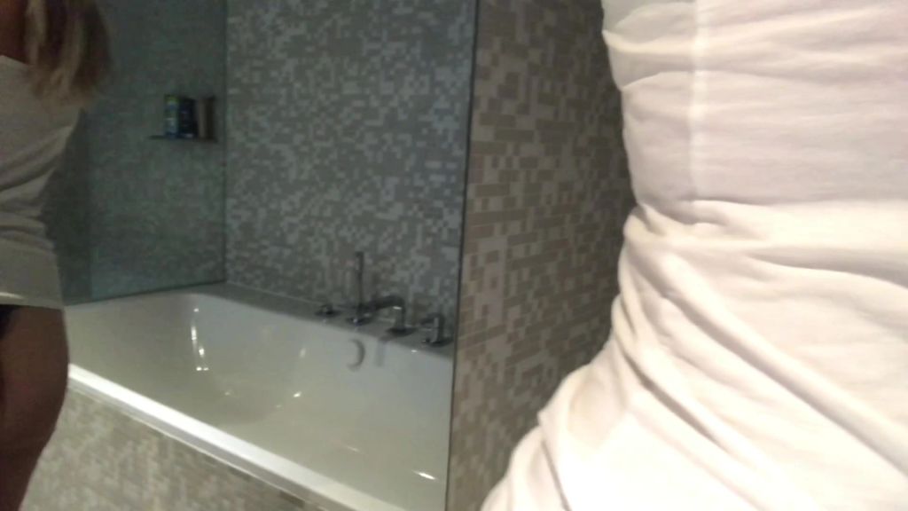 Vorschaubild 6 zum Video „Im Hotelzimmer“