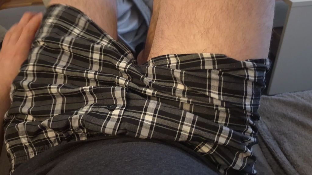 sexy foto nr. 2 von Wie echt fühlt sie sich an? Gummi Pussy VS echte Pussy!