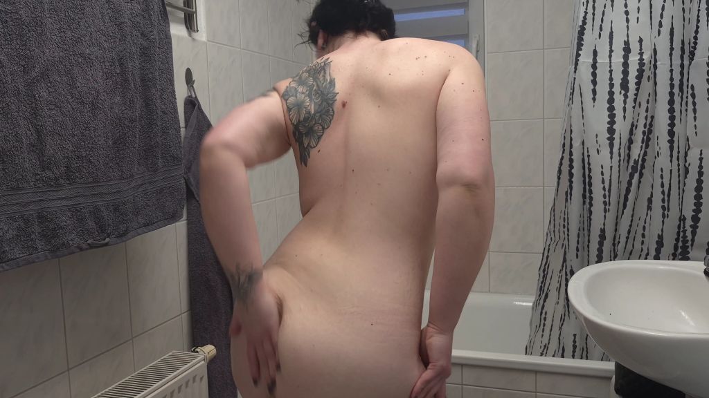 sexy foto nr. 4 von Frisch geduscht und dreckig (mit einer Zahnbürste) gemacht!