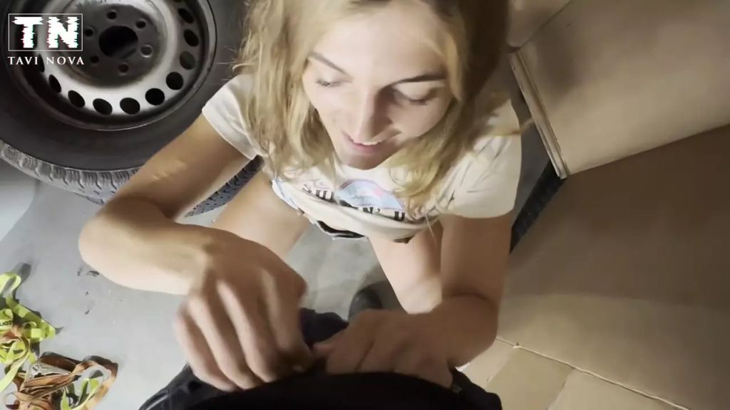 sexy foto nr. 2 von Kein Geld! Egal, die Fotze zahlt das schon!