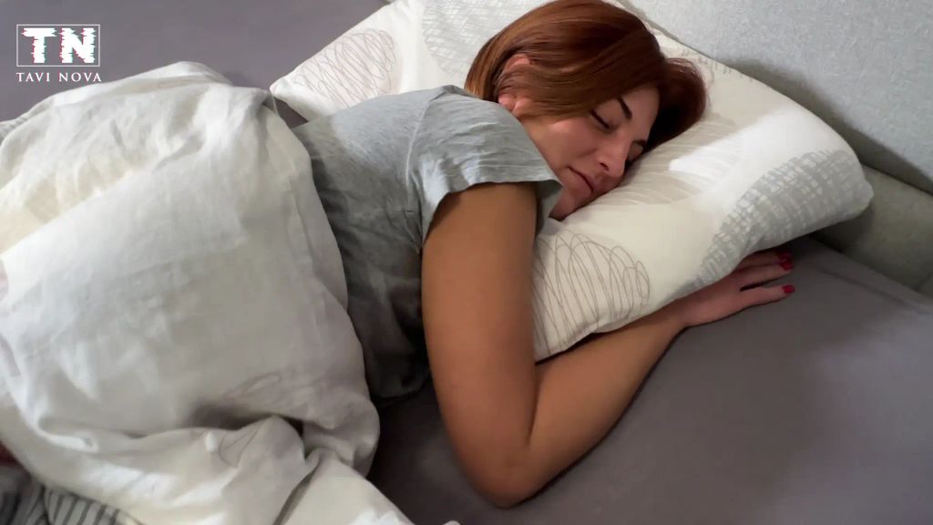 sexy foto nr. 1 von WECKER VERSAGT! HAT ER DIE EIER MICH SO ZU FICKEN??