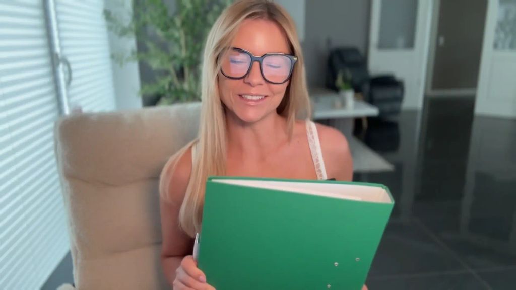 sexy foto nr. 1 von Bumsen statt Buchhaltung!! Was gefällt dir besser??
