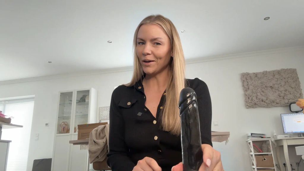 sexy foto nr. 2 von USER WUNSCHVIDEO!! Es rappelt Anal im Karton!