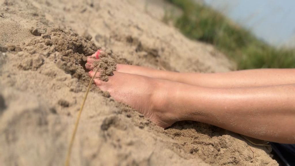 sexy foto nr. 5 von PUBLIC PISSEN! Volle Blase = harter Strahl !