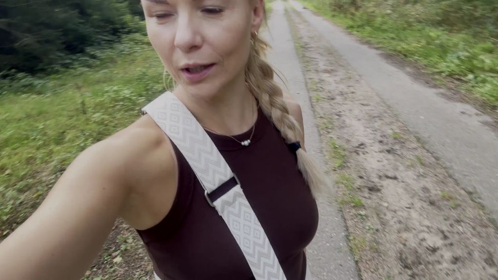 sexy foto nr. 2 von Waldspaziergang mit PIPI PAUSE!!