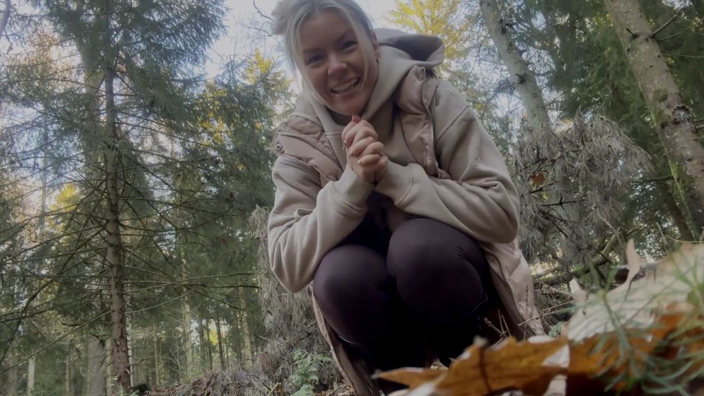 sexy foto nr. 7 von Einfach in den Wald gestrullert!