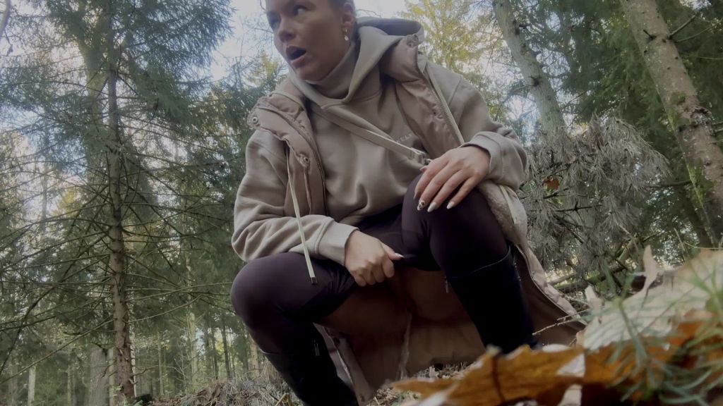 sexy foto nr. 8 von Einfach in den Wald gestrullert!