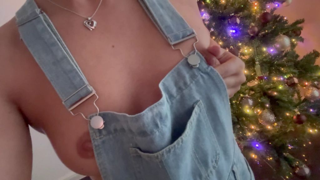 sexy foto nr. 1 von Squirt in heißer Jeans Latzhose