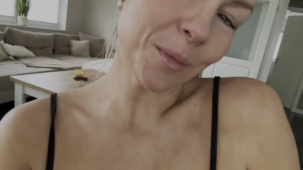 sexy foto nr. 1 von My Morning Routine!