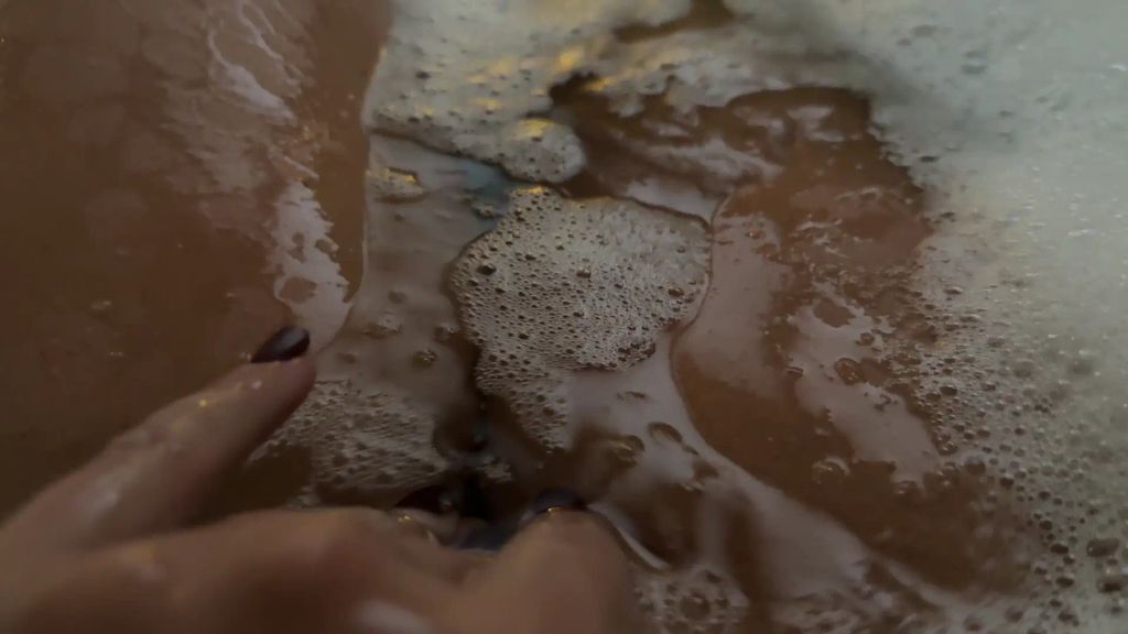 Vorschaubild 7 zum Video „Kommst du mit in die Wanne ?“