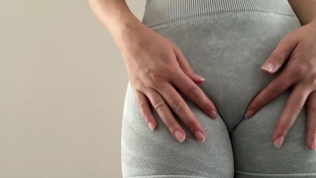 Vorschaubild 2 zum Video „Mein BOOTY Workout! Nur für dich“