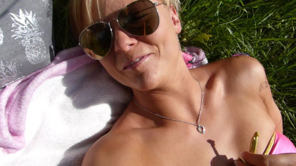 sexy foto nr. 4 von Öffentlicher ORGASMUS im Freibad!! Hättest du mit gemacht??
