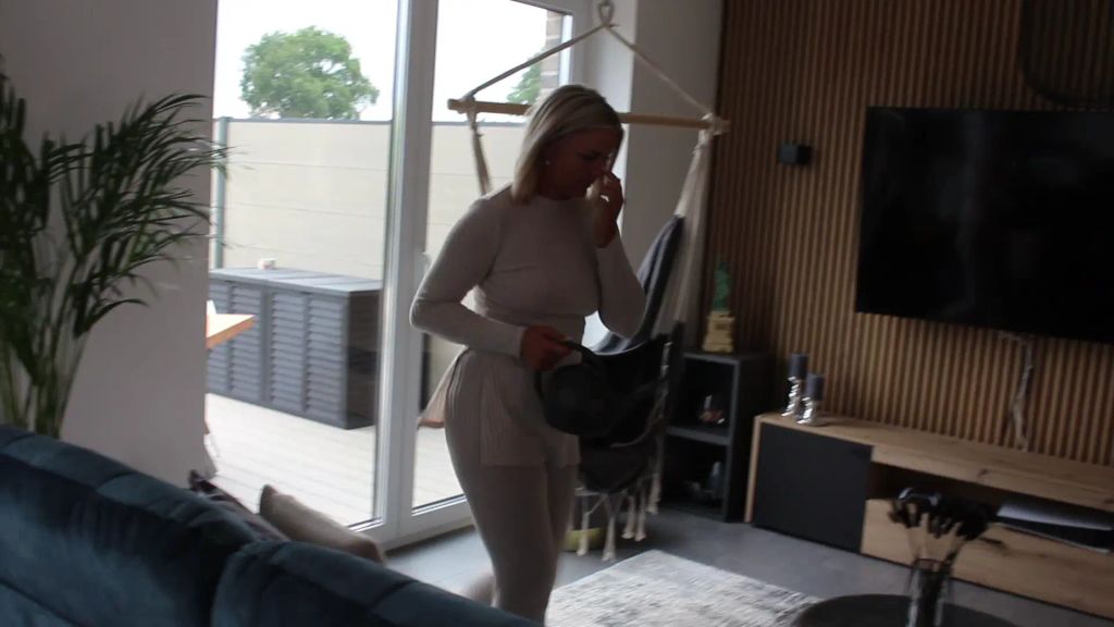 sexy foto nr. 1 von MEEEEGA ORGASMUS!!!!!! Bei Hanna allein zu Haus!!!!