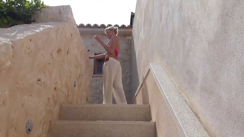 sexy foto nr. 1 von URLAUBS- TRIP artet aus!!! Heimlicher Orgasmus am Morgen!