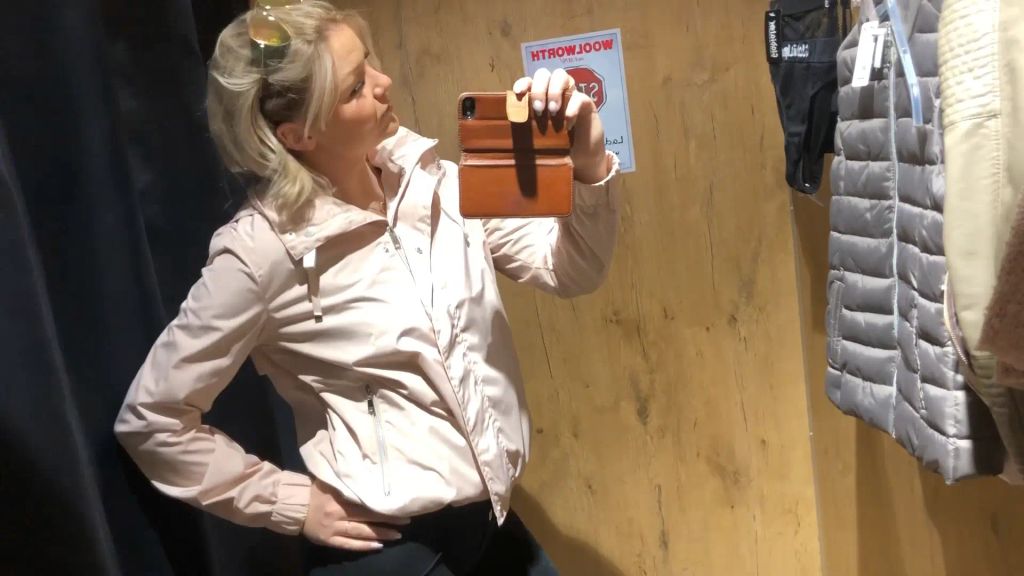 sexy foto nr. 5 von UNGLAUBLICH!!!!!! SHOPPING TOUR mit HÖHEPUNKT!!!!!