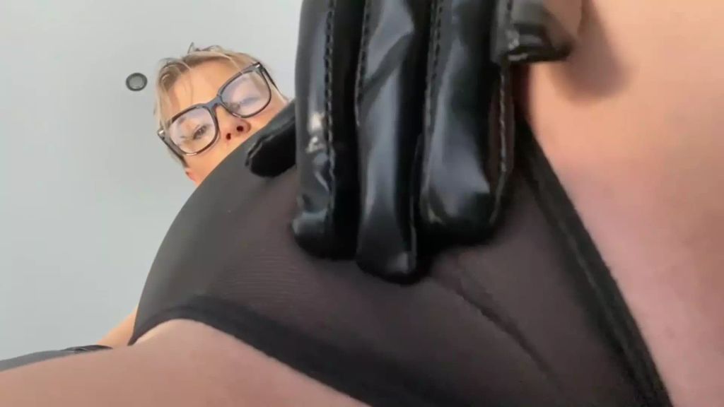 sexy foto nr. 3 von PERVERSE SPRITZTOUR! Squirt im Lackoutfit!!!