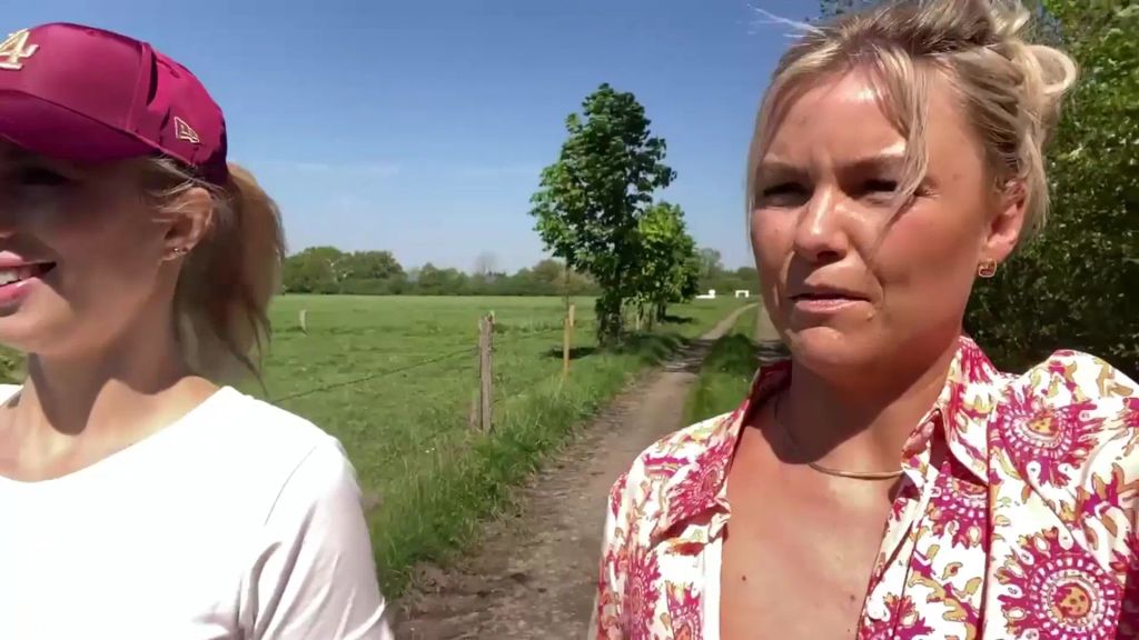 sexy foto nr. 3 von zum 1. Mal ns!! 2 Mädels pieschern um die Wette??