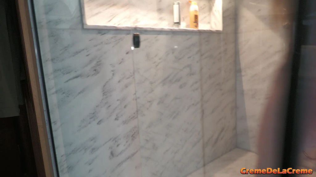 sexy foto nr. 4 von Luxus-Dusche aus Mamor vollgepinkelt