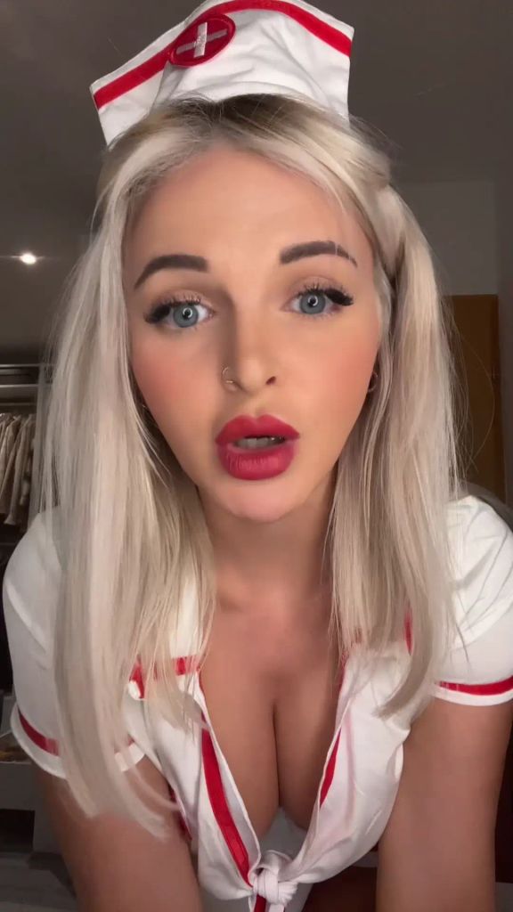 sexy foto nr. 1 von Bereit für deine persönliche Krankenschwester? 😈💉