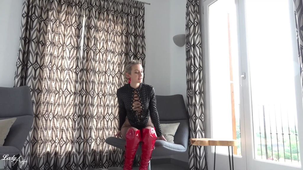 sexy foto nr. 4 von Chastity Hardcore Teasing Teil 4