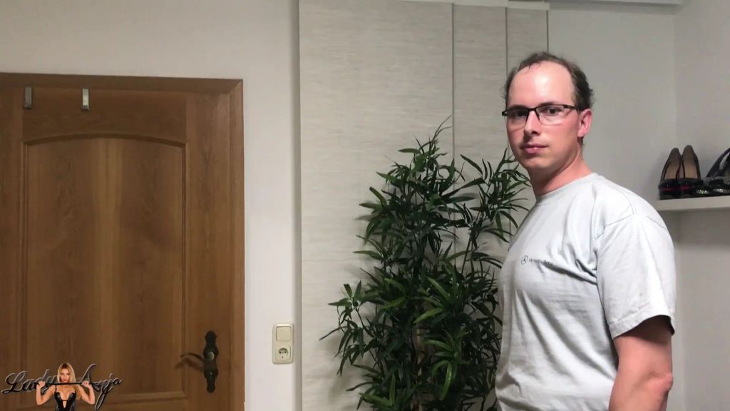 sexy foto nr. 4 von Premiere! Als 24/7 Sklave bei der Herrin