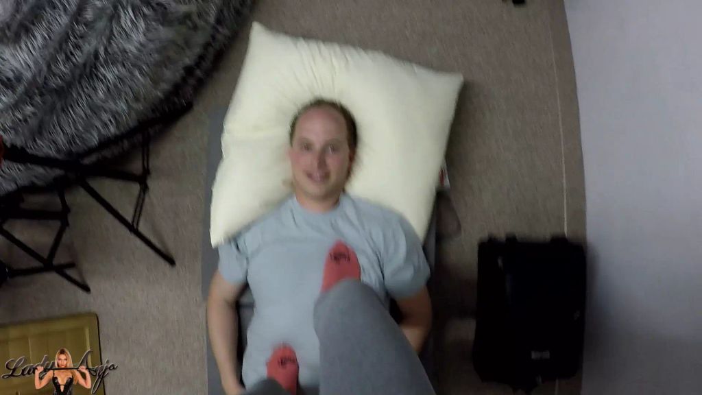 sexy foto nr. 7 von Premiere! Als 24/7 Sklave bei der Herrin