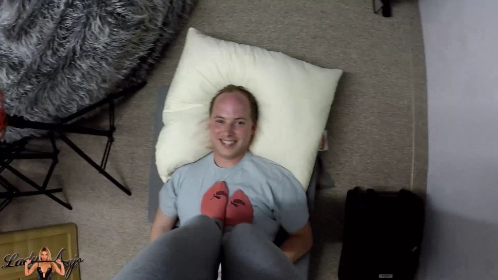 sexy foto nr. 8 von Premiere! Als 24/7 Sklave bei der Herrin