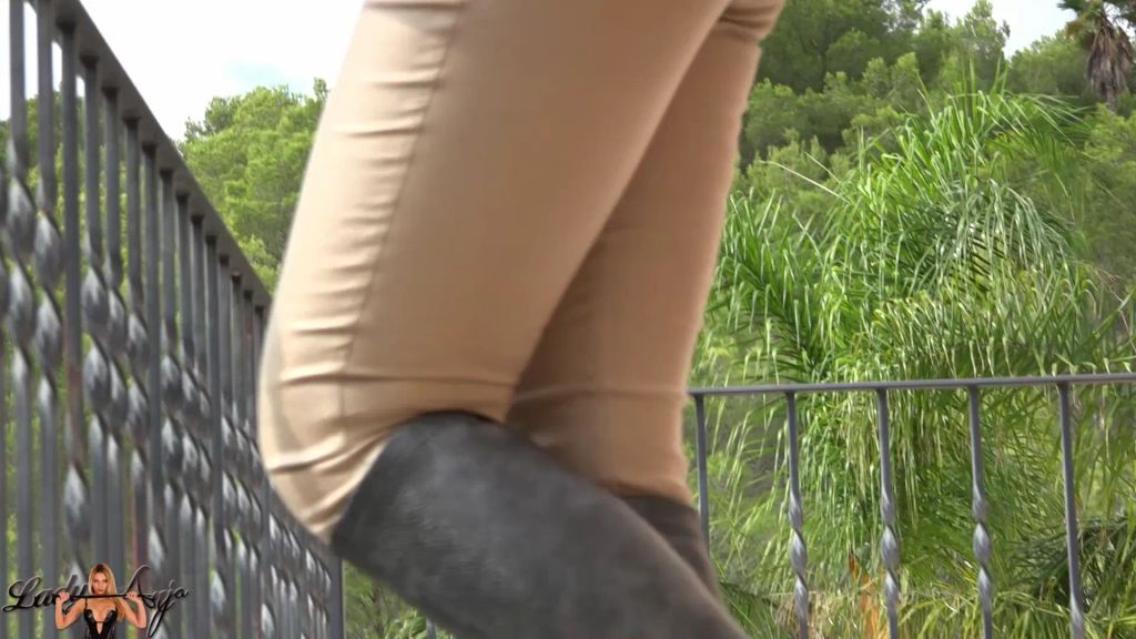 sexy foto nr. 5 von Dominante Wichsanleitung für Leggings-Süchtige