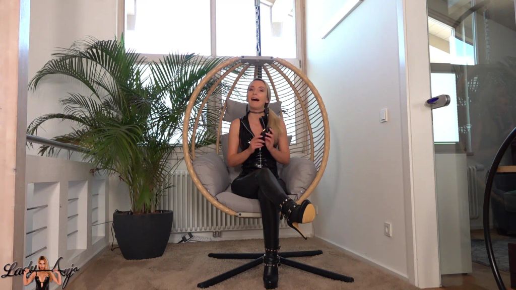 sexy foto nr. 5 von Zwangsentsamung im KG