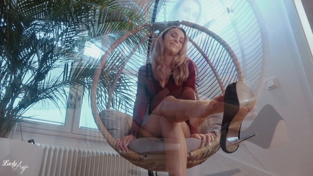 sexy foto nr. 6 von Dangling - Ein Fußfetisch Traum!