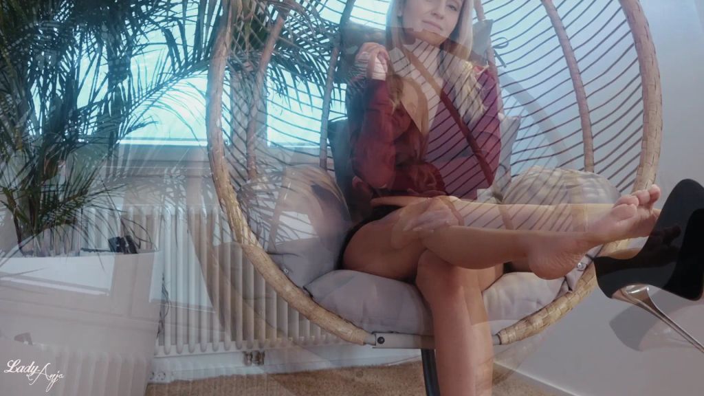 sexy foto nr. 9 von Dangling - Ein Fußfetisch Traum!