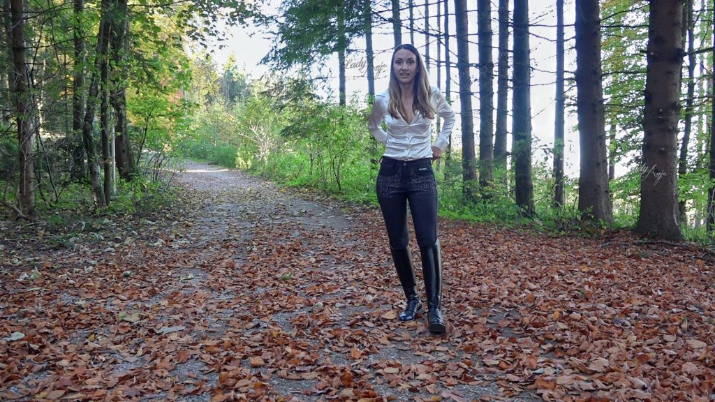 Vorschaubild 10 zum Video „Geil auf Leder-Reitstiefel?“