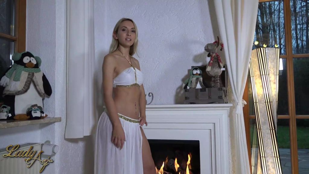 sexy foto nr. 1 von Goddess Worship - Pray to Me Daily