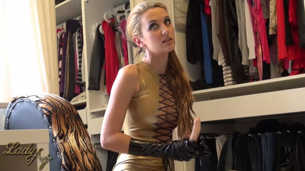 sexy foto nr. 3 von Exakter Wichsbefehl in Latex