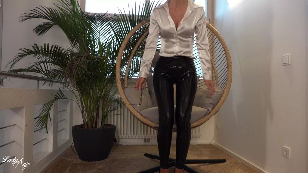 sexy foto nr. 8 von Heute wird unterschrieben!