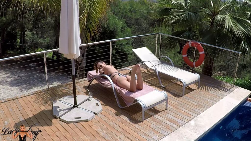 sexy foto nr. 8 von Beste Aussichten für dich Fußsklave!