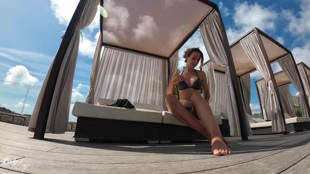 sexy foto nr. 6 von Private Einblicke: Luxus-Körper eincremen