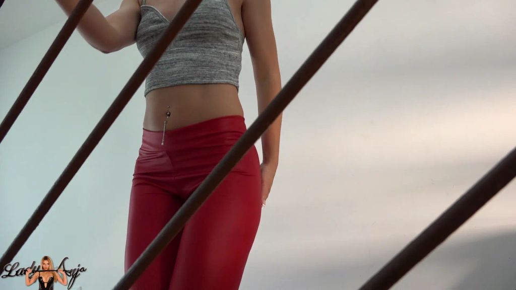 sexy foto nr. 7 von Wichs-Quickie für Leggings-Suchtfotzen