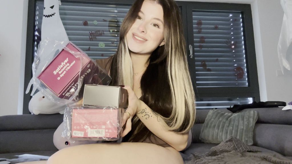 sexy foto nr. 1 von Toytest Deluxe ESKALIERT! Pussy läuft komplett aus !