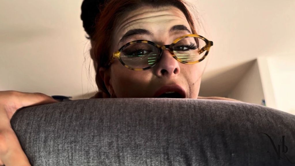 Vorschaubild zum Video „BBC DOGGY MAXXING nach Deepthroat !“ von Mia Rey