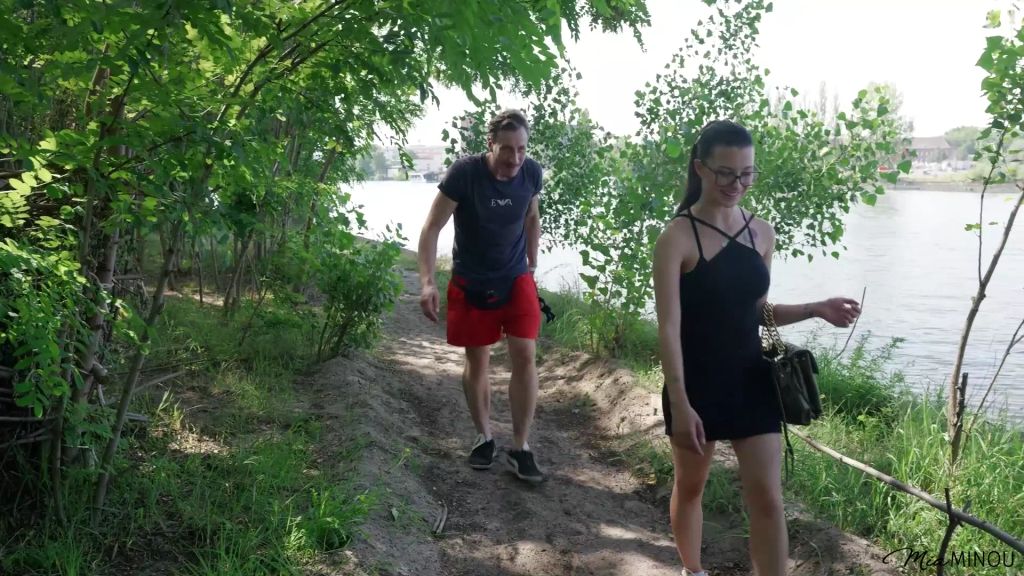 sexy foto nr. 3 von Spreebekanntschaft am Ufer gefickt ( Teil 1)