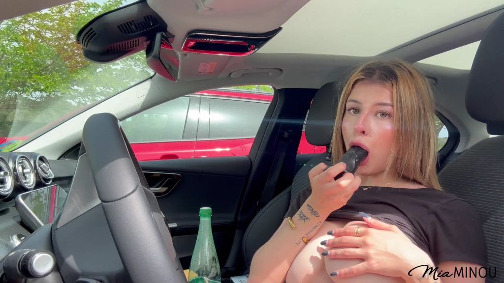 sexy foto nr. 8 von Selbstfick im Auto