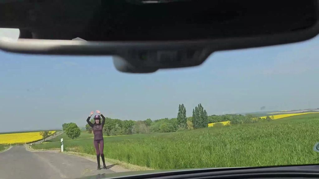 Vorschaubild 1 zum Video „Pferdemädchen in Not! Hat er mich ausgenutzt?“