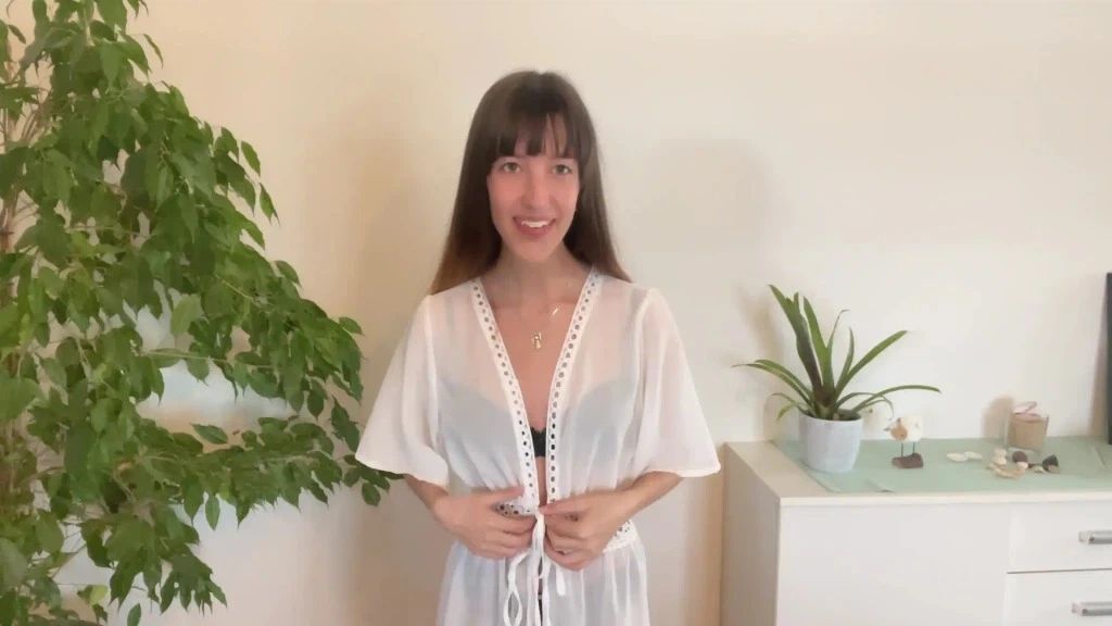 Vorschaubild zum Video „So aufgeregt war ich noch Nie! 1. mal in Unterwäsche“ von Laylavon Hohensee