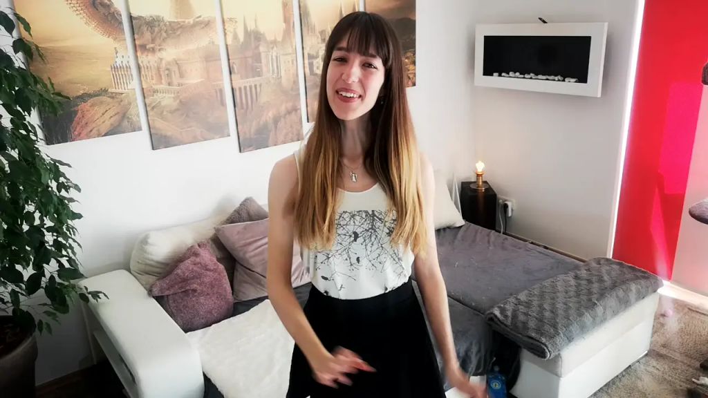 Vorschaubild 1 zum Video „Wenn das meine Familie sieht! Ich bin NACKT im Internet zu s“
