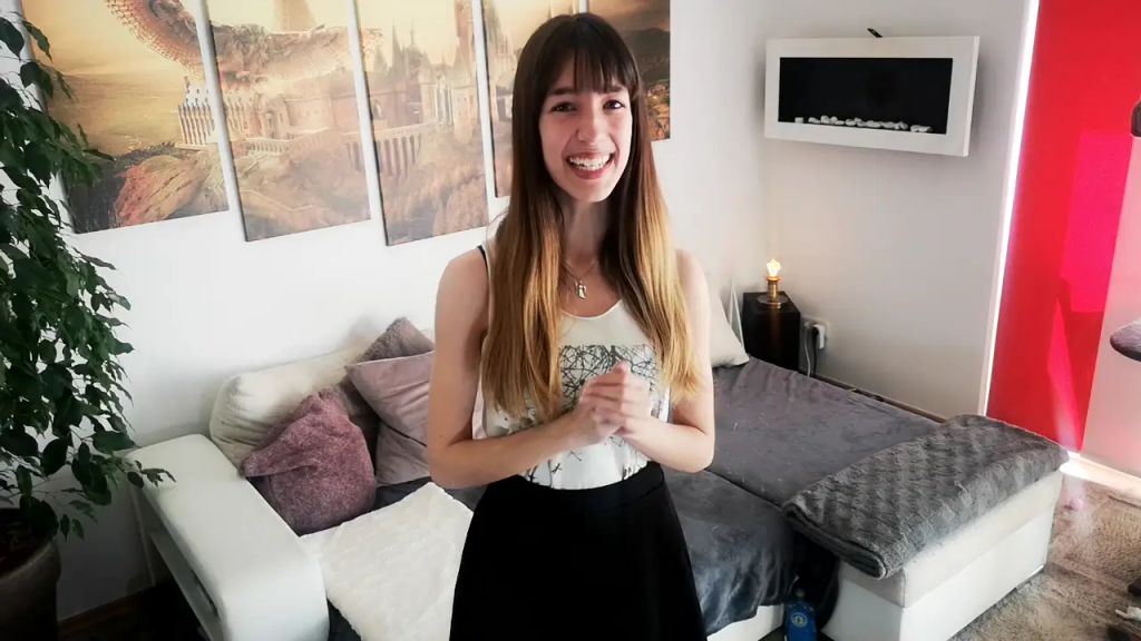 Vorschaubild 2 zum Video „Wenn das meine Familie sieht! Ich bin NACKT im Internet zu s“