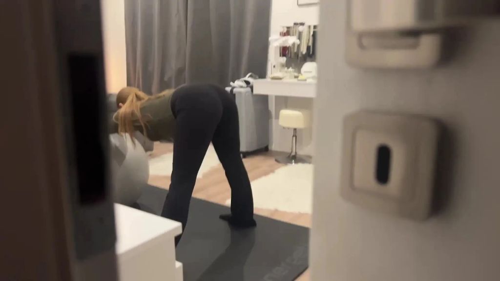 Beim Gymnastik beobachtet und ins Gesicht gespritz worden